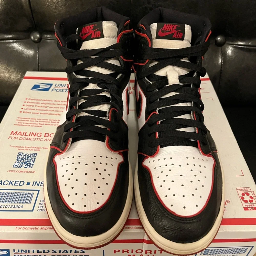 Air Jordan 1 High OG “Bloodline” Sz 10.5 Men’s‎